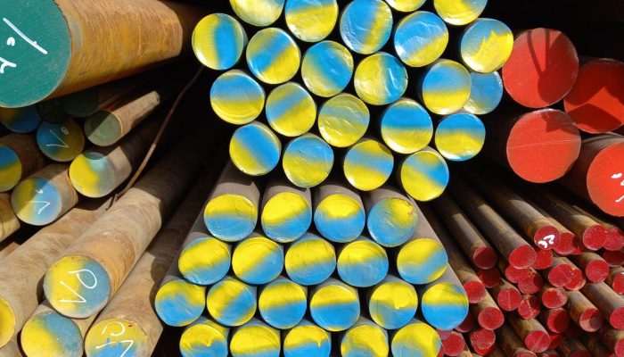 استفاده از فولاد A105 در فلنج‌ها، اتصالات و تجهیزات صنعتی